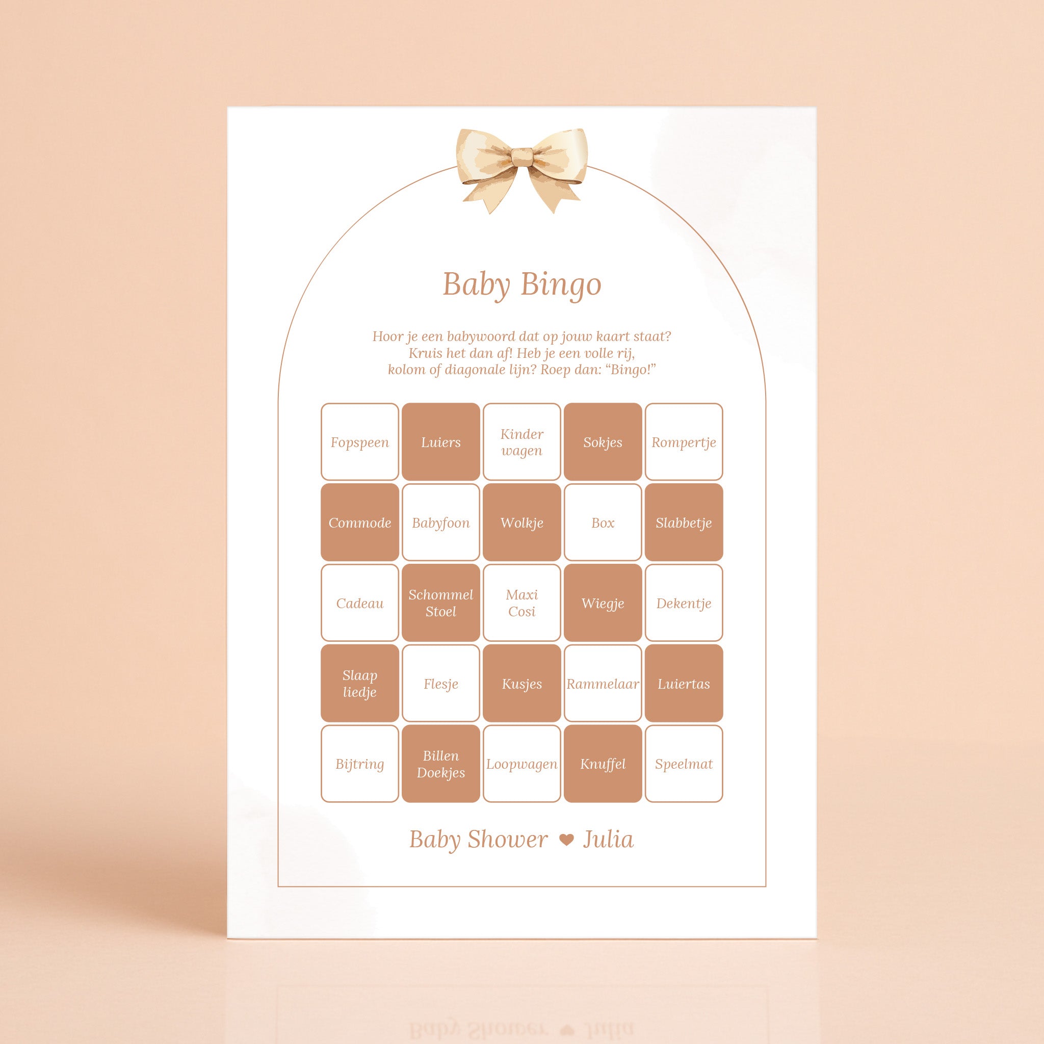 Boho babyshower spelkaart Baby Bingo met beige tinten en strik, gepersonaliseerd met naam – Studio Miron